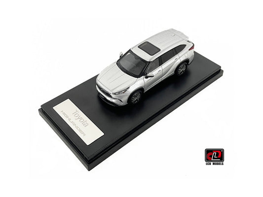 Toyota HighLander White 1:64 scale model car - LCD models
