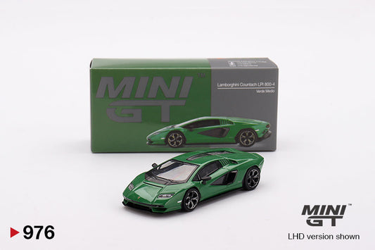 Lamborghini Countach LPI 800-4 Verde Medio 1:64 scale model car - Mini GT
