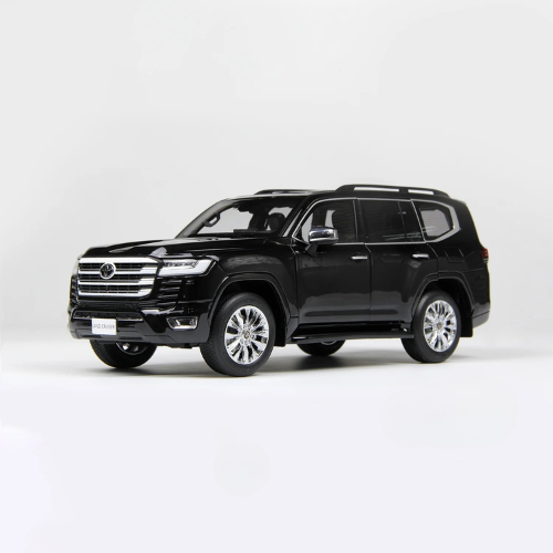 Toyota Land Cruiser White 1:18 scale model car