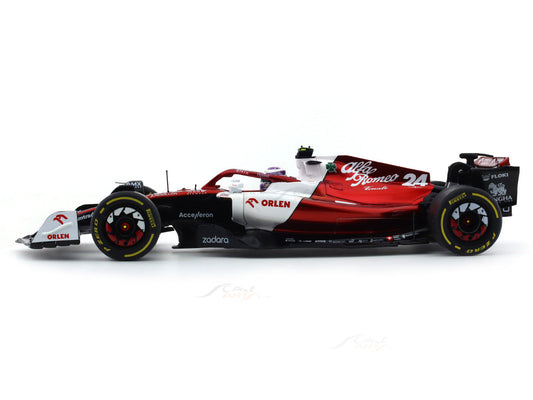 Broken Packaging : 2022 Alfa-Romeo C42 #24 Zhou Guanyu 1:18 Solido diecast scale model car collectible