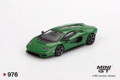 Lamborghini Countach LPI 800-4 Verde Medio 1:64 scale model car - Mini GT