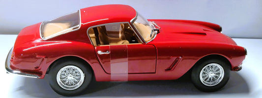 Ferrari GT Berlinetta Passo Corto 1/24 Diecast Model Car by