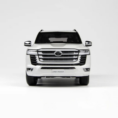 Toyota Land Cruiser White 1:18 scale model car