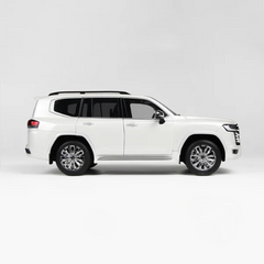 Toyota Land Cruiser White 1:18 scale model car