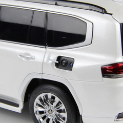 Toyota Land Cruiser White 1:18 scale model car