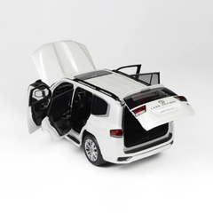 Toyota Land Cruiser White 1:18 scale model car